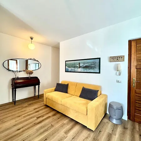 Casa E Giardino Privato Sul Lago Maggiore Porto Valtravaglia