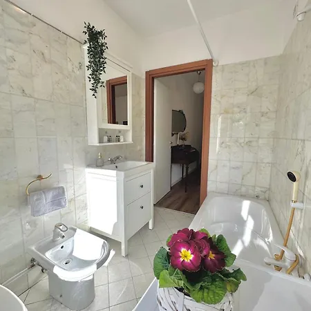Casa E Giardino Privato Sul Lago Maggiore Porto Valtravaglia